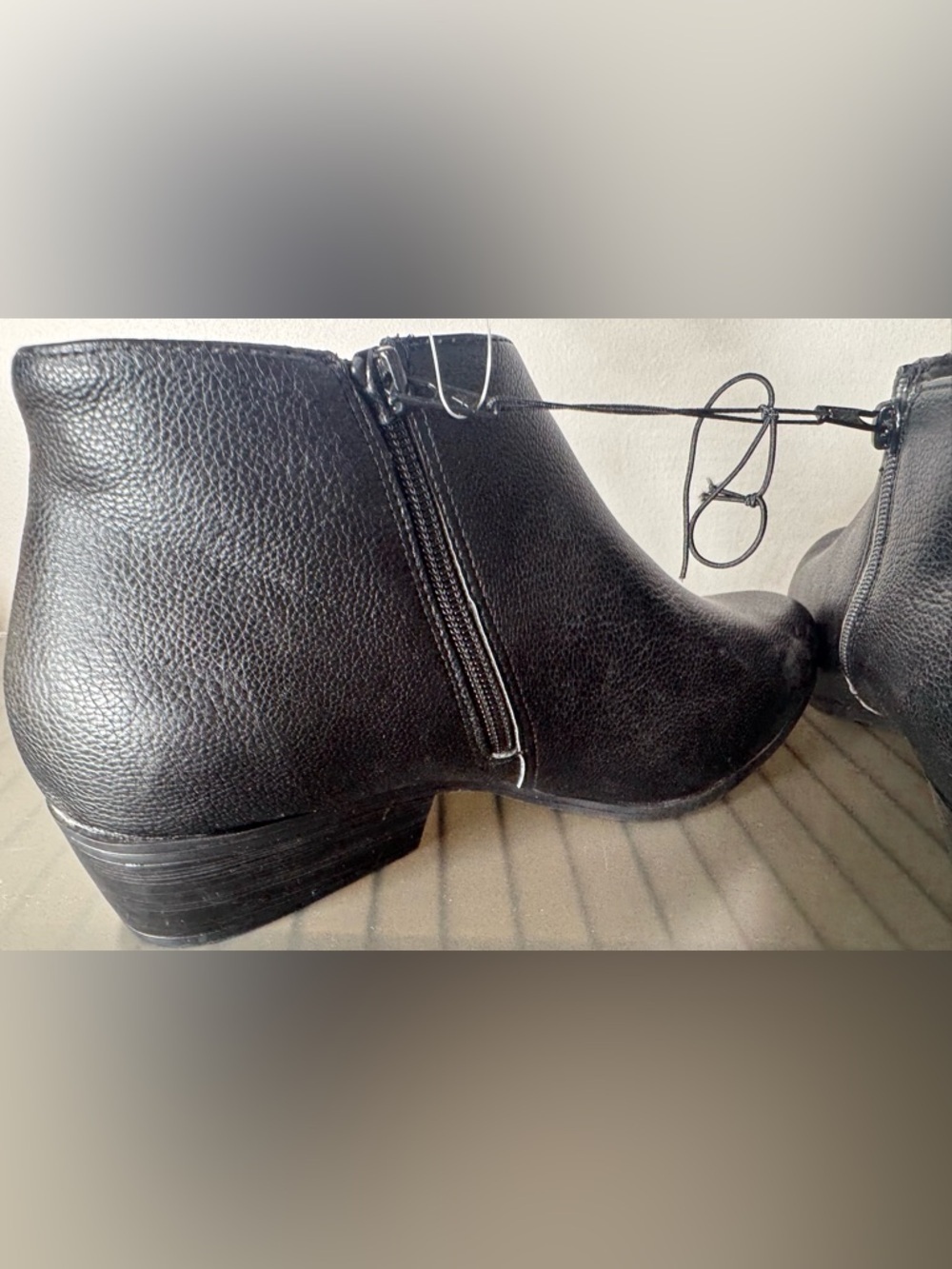 AEROSOLES Black Wide-Width Slip-On Ankle Booties faux leather easy clean classic - Picture 5 of 9